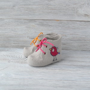 Handmade felted baby booties with birds Newborn choes fist Christmas baby slippers gift Photoshoot prop New baby boy gift image 1