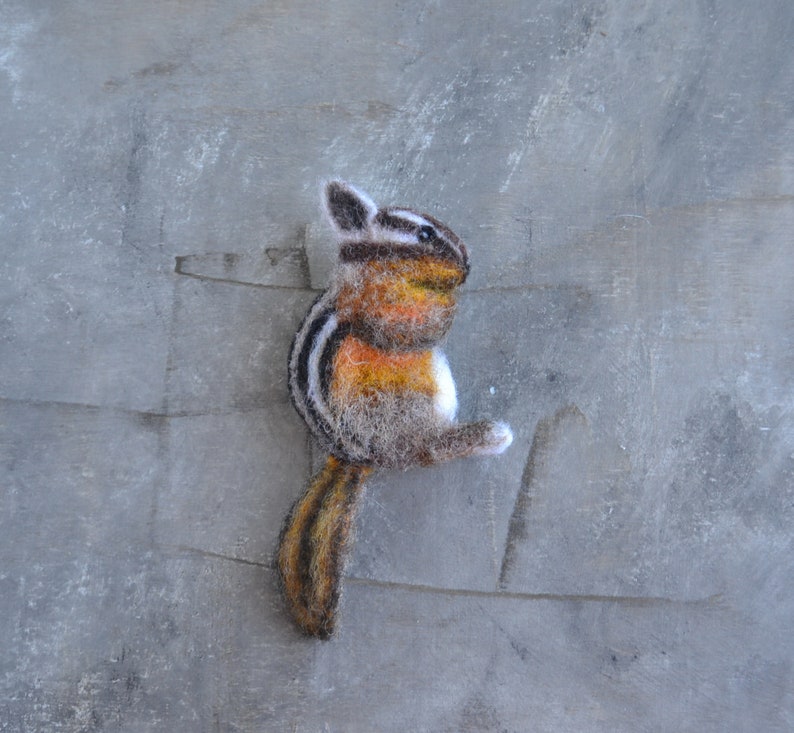 Needle felted chipmunk animal brooch for women Handmade wool replica pin Woodland animal jewelry Realistic felted image 7