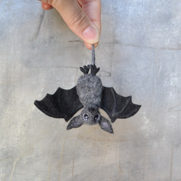 Halloween cute fruit bat pin Needle felted brooch for women Wool replica animal Handmade realistic bat jewelry Flying fox