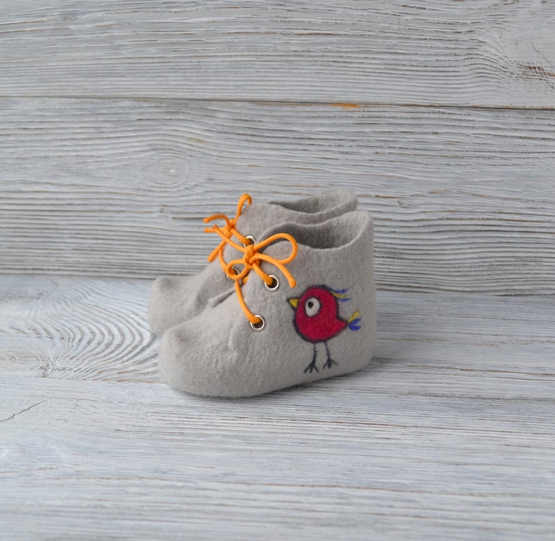 Handmade felted baby booties with birds Newborn choes fist Christmas baby slippers gift Photoshoot prop New baby boy gift image 3