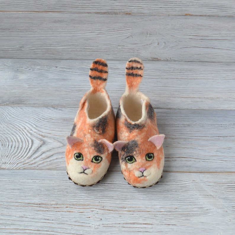 Custom-cat-slippers-with-portrait-of-your-pet-from-photo-for-baby