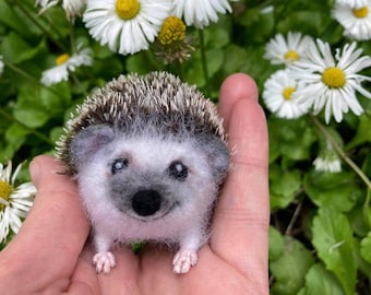 Handmade realistic hedgehog figurine Needle felted hedgehog replica toy gift Collectible cute sculpture Wool miniature animal totem