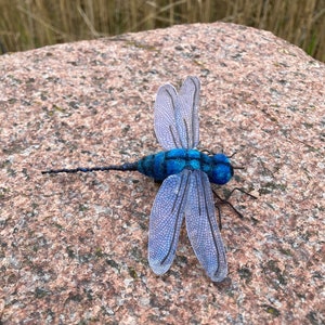 Dragonfly-replica-3d-brooch-needle-felted-Handmade-realistic-fake-insect