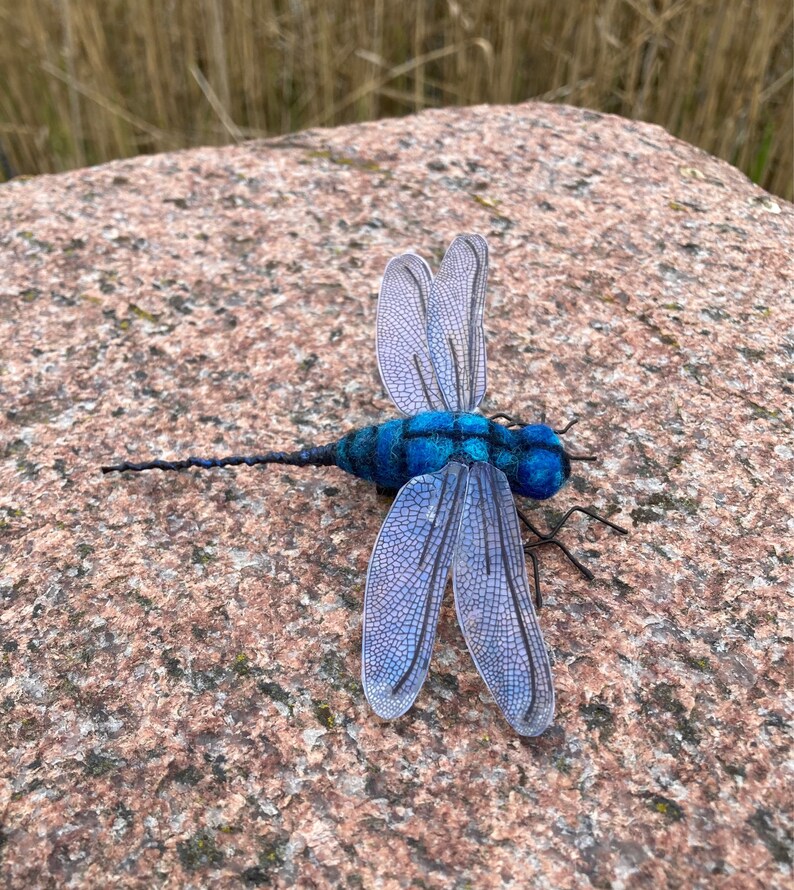 Dragonfly-replica-3d-brooch-needle-felted-Handmade-realistic-fake-insect