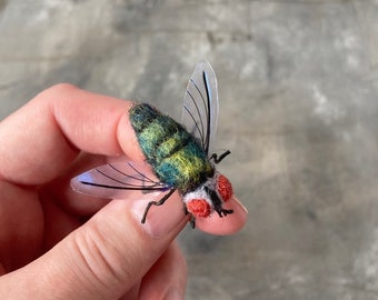 Fly replica 3d brooch Handmade needle felted realistic fake insect pin Outrageous gothic jewelry Halloween creepy horror decor