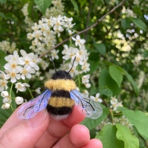 cute-Wool-Bumblebee-3d-jewelry-Needle-felted-realistic-bee-brooch-for-women