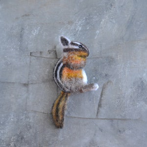 Needle felted chipmunk animal brooch for women Handmade wool replica pin Woodland animal jewelry Realistic felted image 6