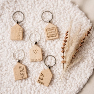 Keychain House Move-in Home Topping-out Ceremony House Construction 1st Apartment Personalized Wood Laser Gift