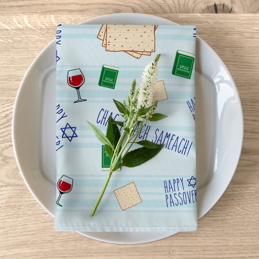 Set of 4 Happy Passover Cloth Napkins for Pesach Seder With Matzo, Wine
