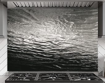 Svart silver flytande metall härdat glas köksbakstänkskydd, abstrakt väggdekor