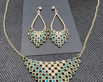 Vintage Avon bib necklace (with extender) and matching earrings