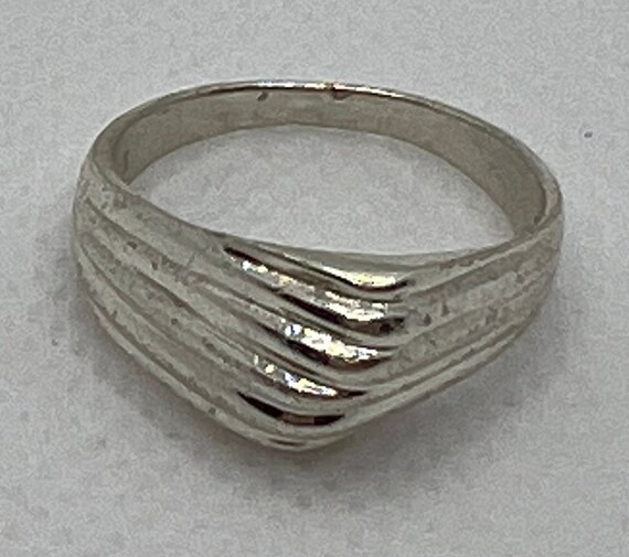 Vintage ribbed silver stacking ring - image 2