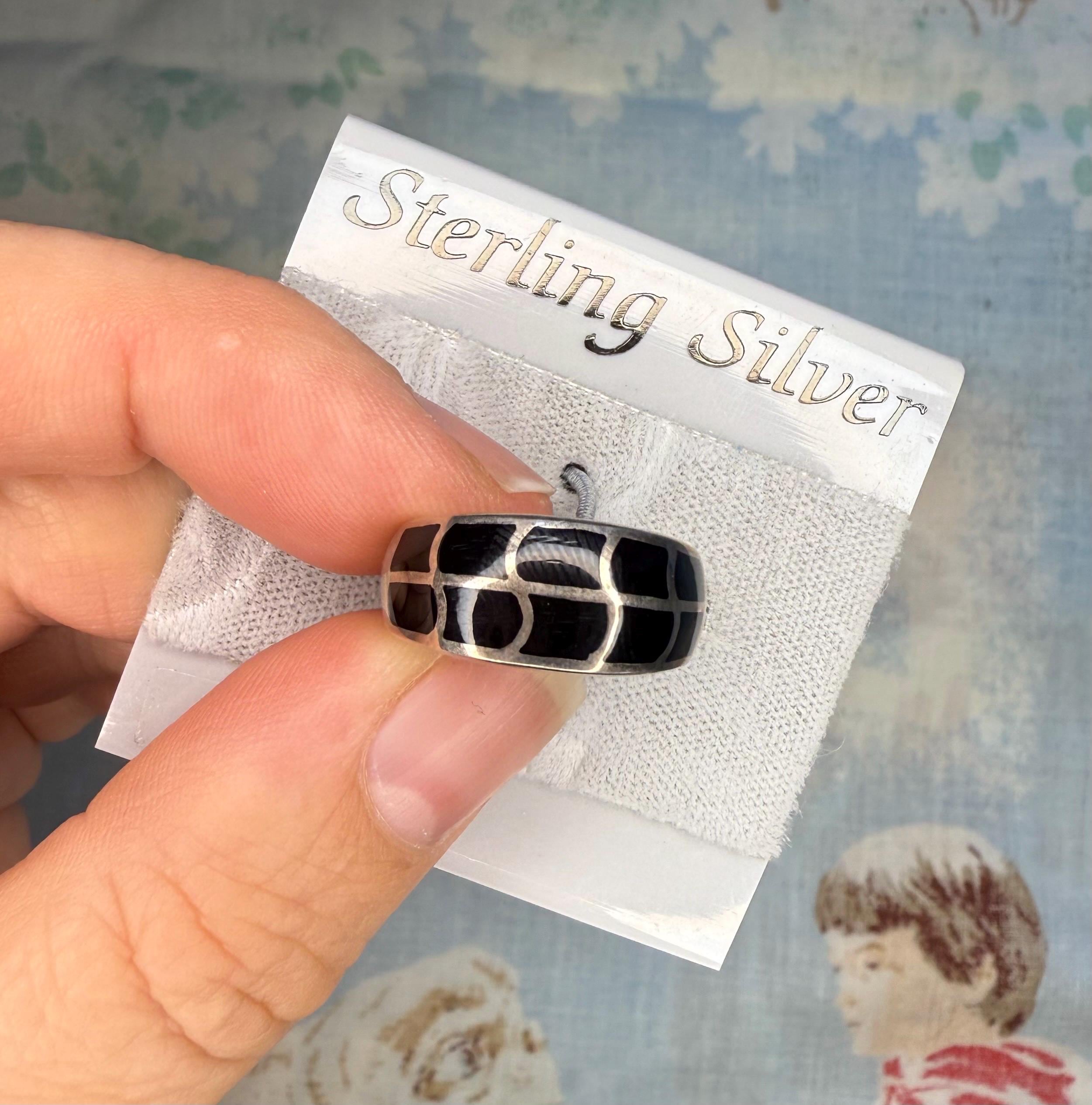 Vintage late 1980s Onyx and silver ring. *new with tags