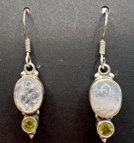 Vintage moonstone and peridot earrings - image 1