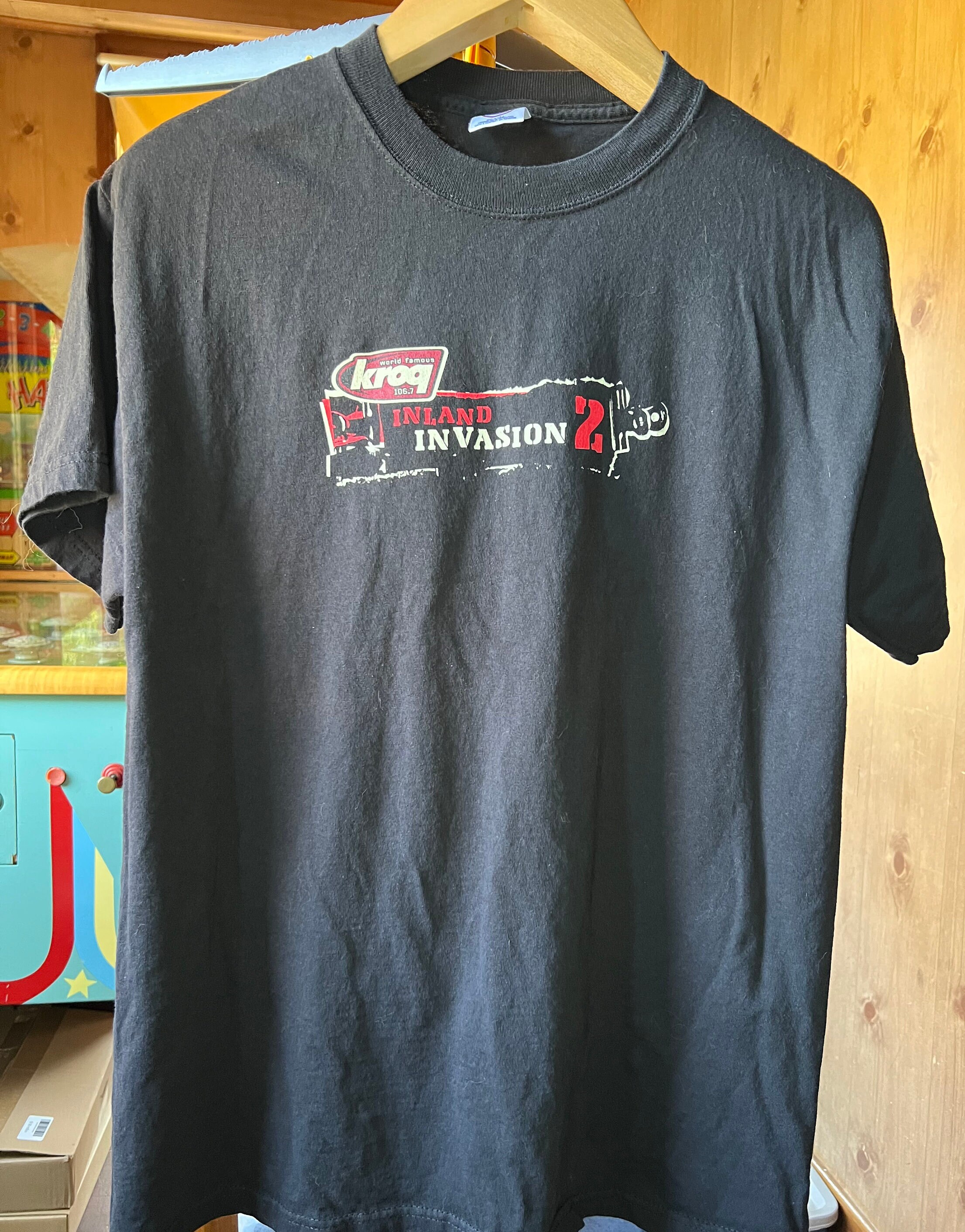 【廃盤・洋書】Vintage T-Shirts Vintage KROQ / Levi's Island Invasion 2002 T Shirt - Etsy
