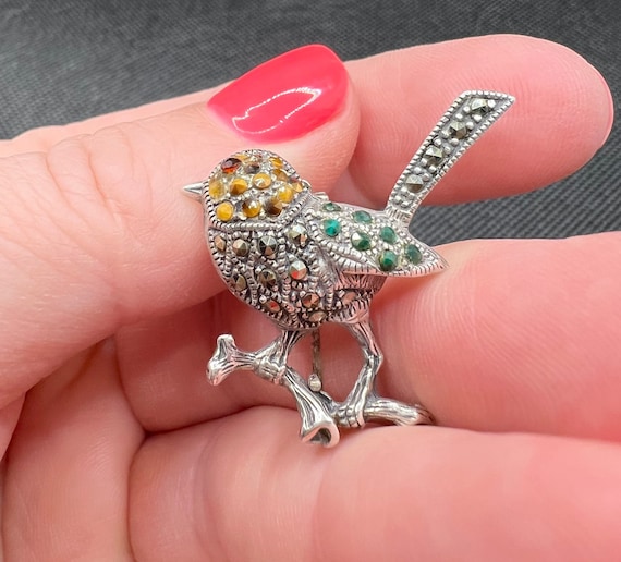 Swarovski shop robin brooch