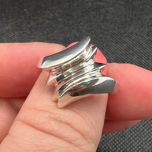 Vintage stylized wave ring