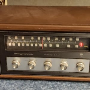 Vintage Working Magnavox Solid State Radio Walnut Finish 27