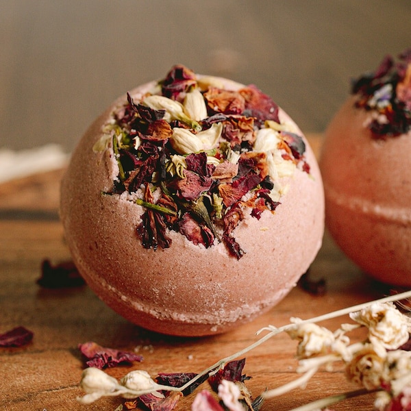 Bombe de bain naturelle à base de plantes, aromathérapie florale rose, végétalien, cadeau spa détente pour son anniversaire, cadeau de fête des mères, huiles essentielles