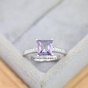 Princess cut Alexandrite Ring, 14K Gold & Silver Engagement Ring, Elegant Diamond Band, Bridal Promise Ring, Unique Anniversary Gift For Her