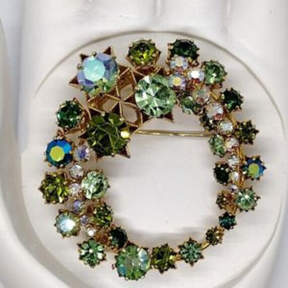 Vintage crystal brooch Gem