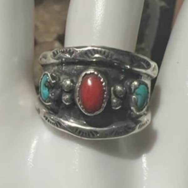 Vintage Navajo Ring - Turquoise and Coral