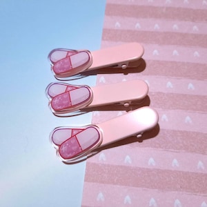 Yami Kawaii Menhera-pilhaarclip | dubbelzijdig acrylontwerp, ideaal voor cosplay, egl, pastel gothic, alternatieve mode, cutecore, kawaii