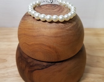 White Glass Pearl Clasp Bracelet