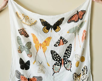 Butterfly Collector Swaddle by Clementine Kids | 100 % Muslin Cotton Swaddle | Organic Cotton Baby Swaddle | Baby Gift | Baby Shower Gift