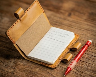 Funda de cuero para minicuaderno con diseño del Árbol de la Vida – Hecha a mano y personalizada