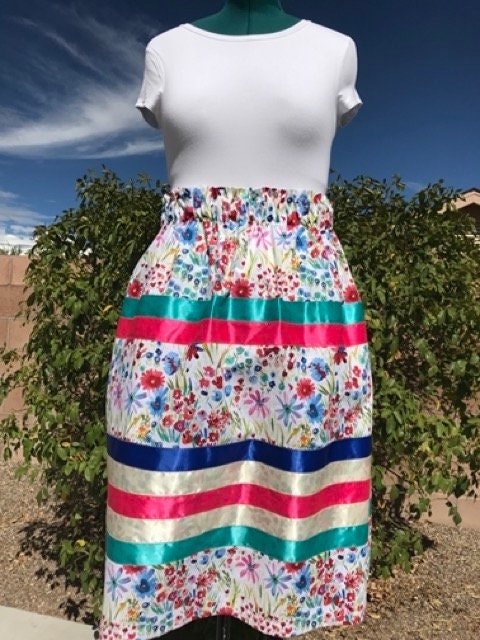 WHITE COTTON HAND-PAINTED SKIRT WITH RIBBONS main image 1