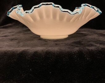 VINTAGE FENTON Milk Glass Bowl