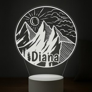 Mountain Adventure LED-Nachtlicht - Personalisierte Fernbedienung, perfekte Naturliebhaber, inspirierendes Ambiente und einzigartige Geschenke!