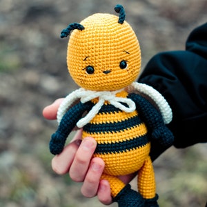 Bee crochet pattern. Amigurumi bee pattern. Cute crochet bee pattern. zdjęcie 4