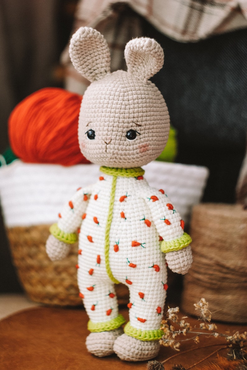 Konijntje haakpatroon. Leuke gehaakte paashaas. Amigurumi konijntjespatroon. Patroon voor paashaasjes. afbeelding 6