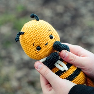 Bee crochet pattern. Amigurumi bee pattern. Cute crochet bee pattern. zdjęcie 7