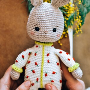 Konijntje haakpatroon. Leuke gehaakte paashaas. Amigurumi konijntjespatroon. Patroon voor paashaasjes. afbeelding 8