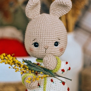 Konijntje haakpatroon. Leuke gehaakte paashaas. Amigurumi konijntjespatroon. Patroon voor paashaasjes. afbeelding 10