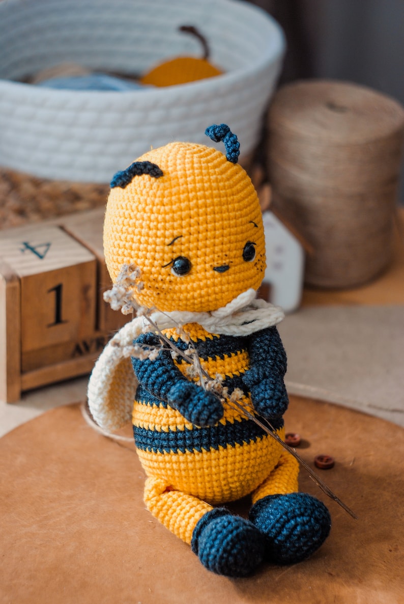Bee crochet pattern. Amigurumi bee pattern. Cute crochet bee pattern. zdjęcie 8