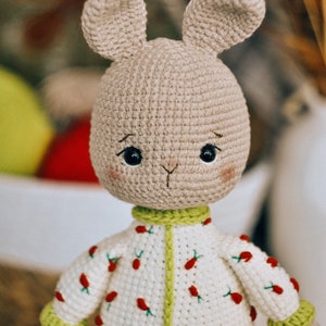 Schema coniglietto all'uncinetto. Simpatico coniglietto pasquale all'uncinetto. Modello coniglietto amigurumi. Schema coniglietto pasquale all'uncinetto. immagine 5