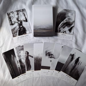 Guide Intuition noir et blanc - 55 cartes de sagesse ombre et lumière