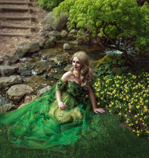 Floral emerald cheap green dress