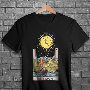 Camiseta de la carta del tarot de la luna / Camiseta de la carta del tarot / Camiseta gótica / Estilo ocultista / Camiseta de manga corta unisex / Estilo alternativo / Camiseta de bruja /