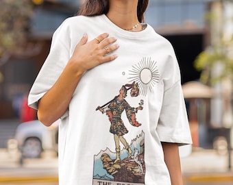 Camiseta de la Carta del Tarot del Loco, colores cómodos, unisex, regalo para lectores de tarot, camiseta gráfica mística, camiseta vintage de tarot