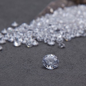 White Round Cubic Zirconia,Loose Round Faceted Stones,Super Star Brilliant Cut ,White Round Cubic Zirconia ,1.mm to 15.mm for Jewelry Making