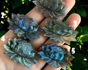 1PC Natural Labradorite Lotus Flower Carving Stone, Labradorite Hand Carved Stone , Flower Halloween Crystal Carvings, Healing Crystal Gift