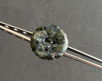 Überlegene Qualität natürlicher runder Kambaba Donut Stein, runder Scheibenanhänger, Donut Edelstein, Kambaba Donut Edelstein für die Schmuckherstellung 30mm