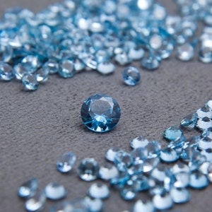 Forma redonda, color aguamarina, circonita cúbica (CZ), corte brillante redondo, piedras sueltas, colores y calidad perfectos, 1 mm-15 mm para hacer joyas