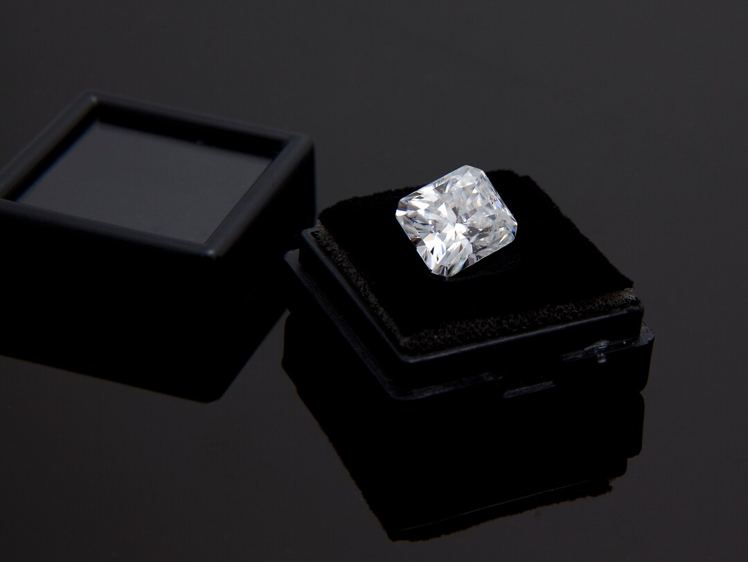 D Color VVS1, Excellent Cut Moissanite Stone – Jewelry
