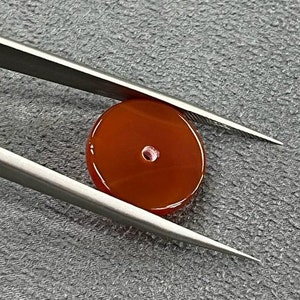 Natürliche Karneol Cabochons mit Loch, flacher gerader Rand, runde Form Lose Edelsteine, roter Karneol, flacher Edelstein 12mm bis 18mm
